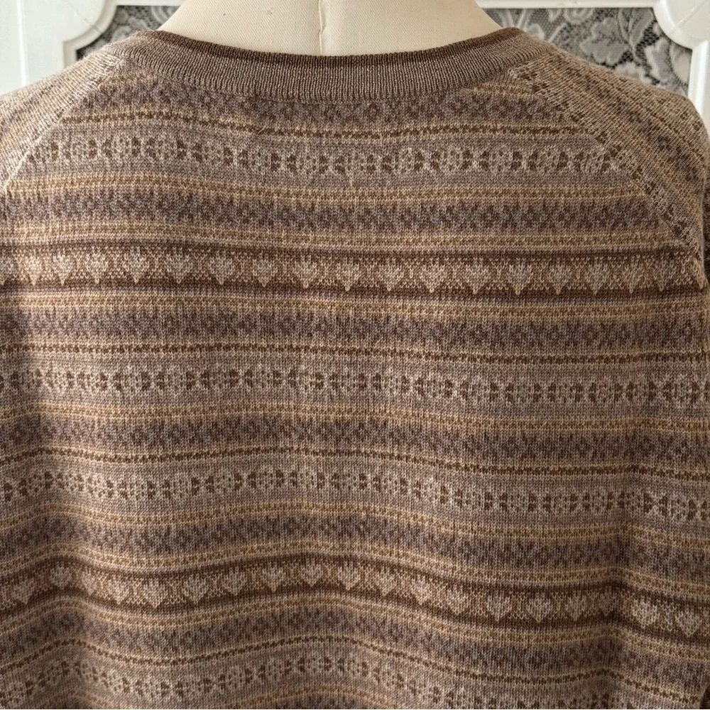 Brooks Brothers Extra Fine Italian  Merino Wool V Neck Sweater Jumper